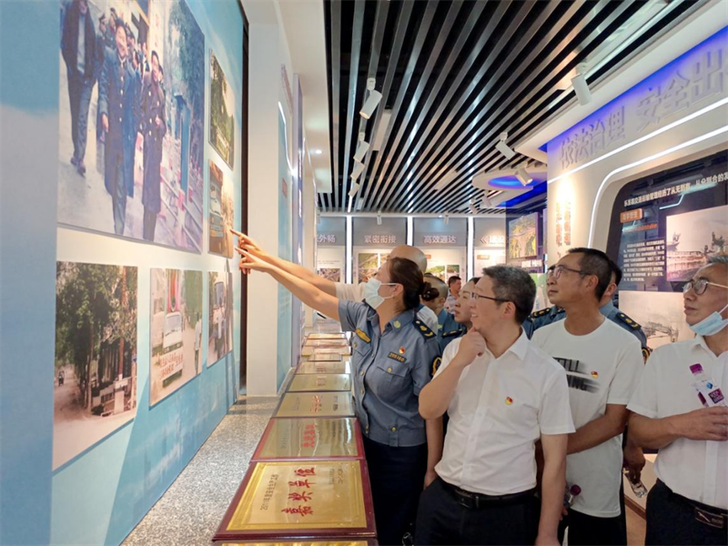 “喜迎二十大 永远跟党走”主题教育活动在乐通路桥圆满落幕-综合部-7 (2) “喜迎二十大 永远跟党走”主题教育活动在乐通路桥圆满落幕-综合部-7 (2)